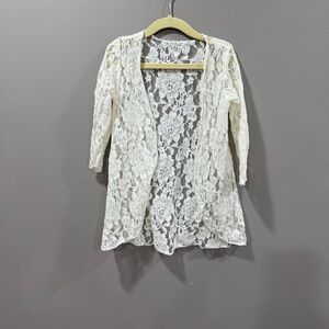 Elegant Lace Cardigan in Cream